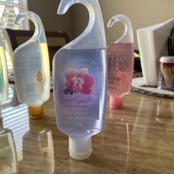 Avon Set of Four Shower Gels New Unopened 5 fl. oz. - Picture 6 of 6